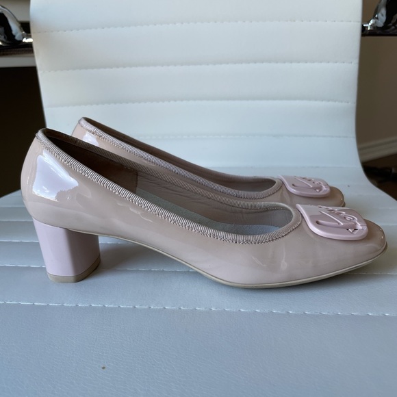 My Ferragamo pink flats - Picture 3 of 4